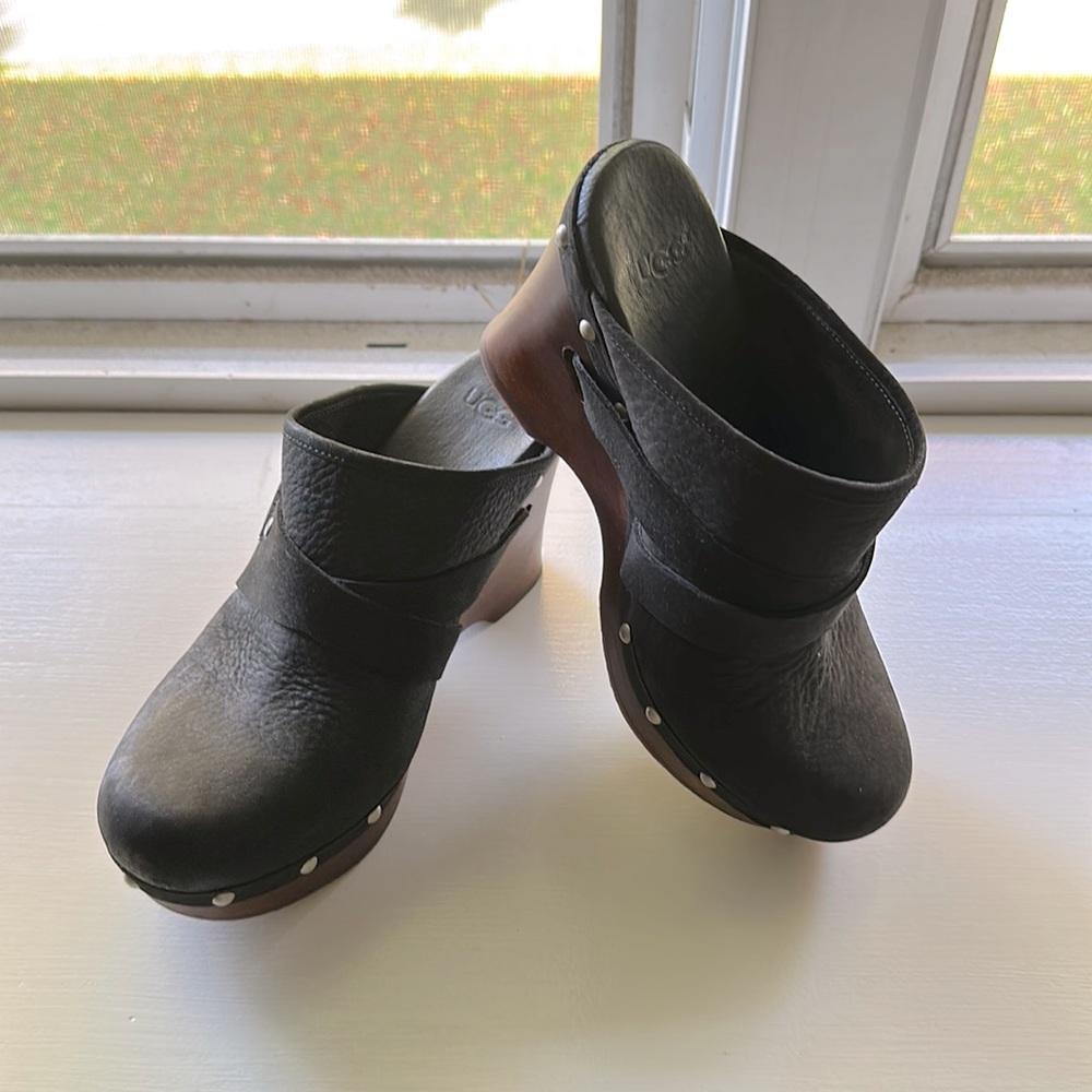 Ugg clogs, size 8